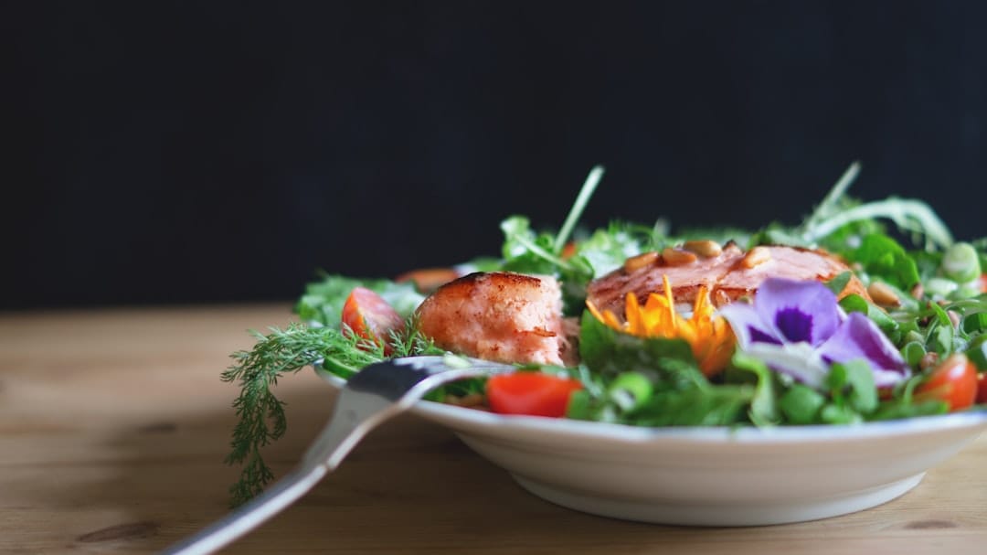 grilled salmon salad
